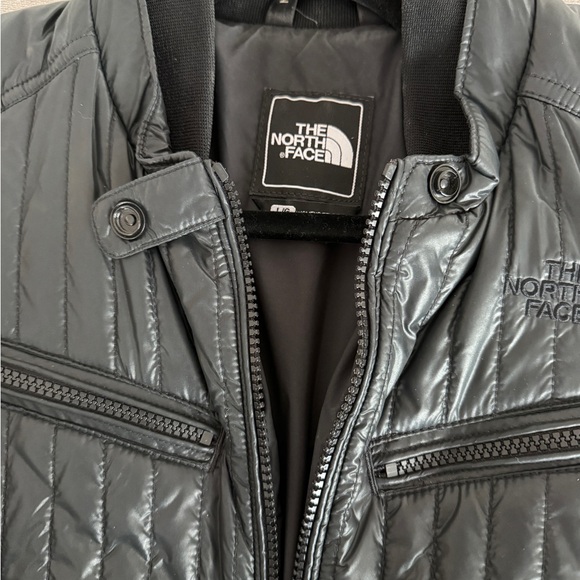 The North Face Women's Black Puffer Jacket - Picture 2 of 5